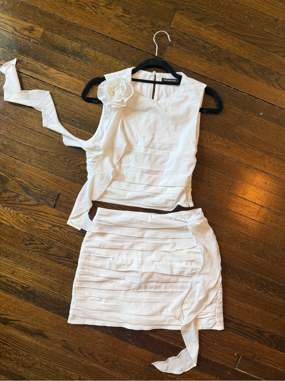 NWT Abercrombie & Fitch White Rosette Ruffle Two Piece Skirt Set